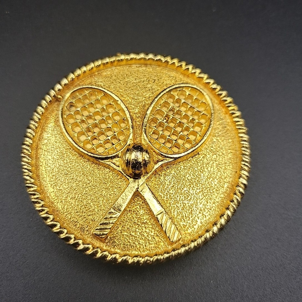 Vintage 1973 Mimi di N Gold Tennis Racket Round Belt Buckle Size 2.25 Old Money